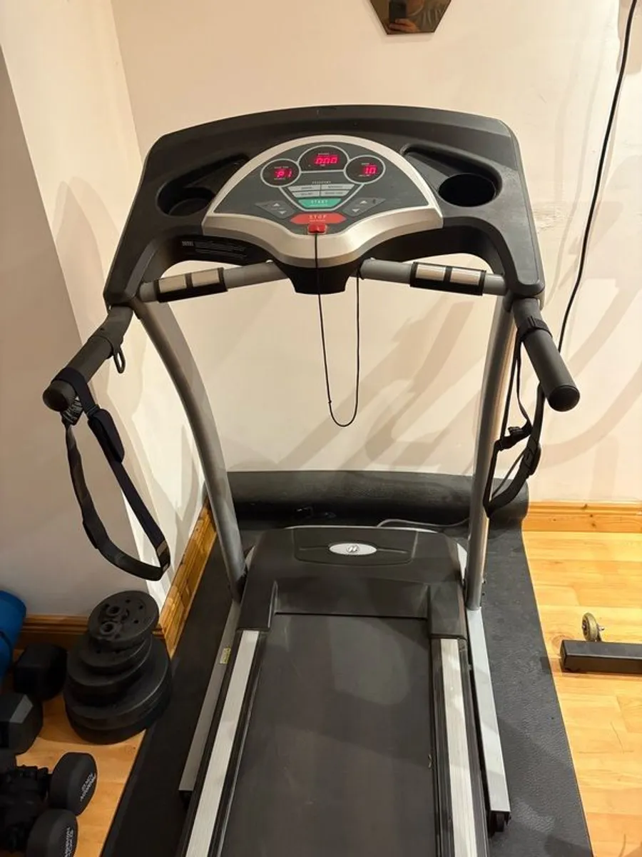 Horizon Fitness T931 Treadmill - Image 1