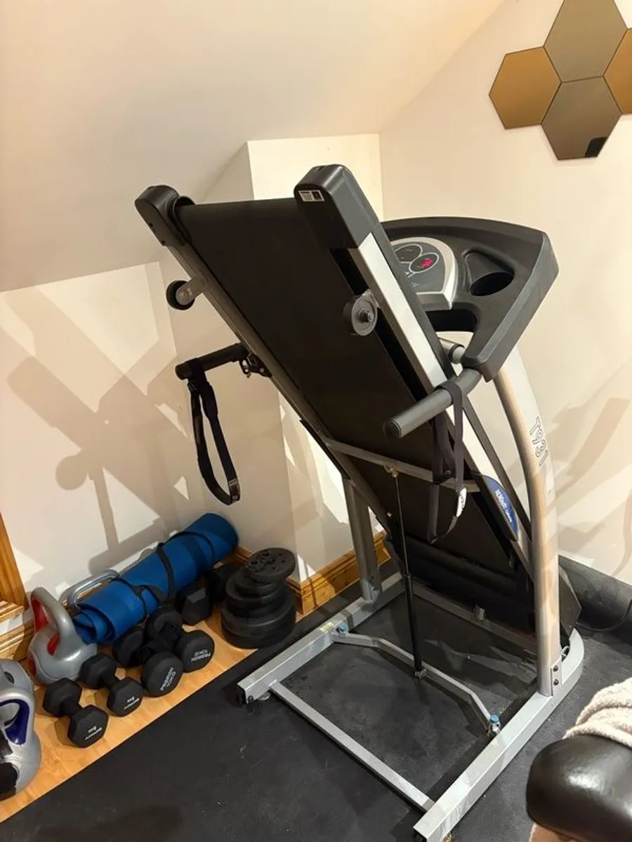 Horizon Fitness T931 Treadmill - Image 2
