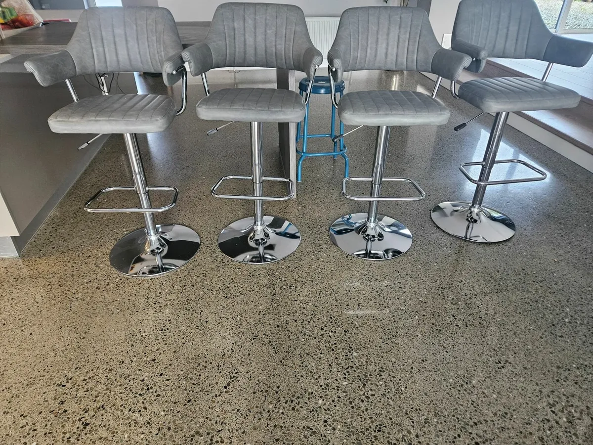 Island chairs - Image 1