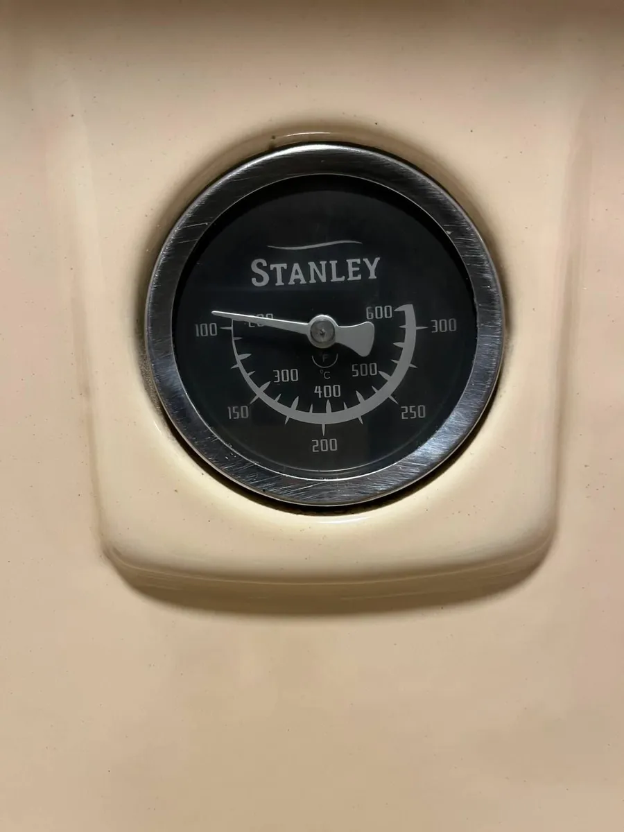 Stanley 8 Solid Fuel Range with Legs - Image 3