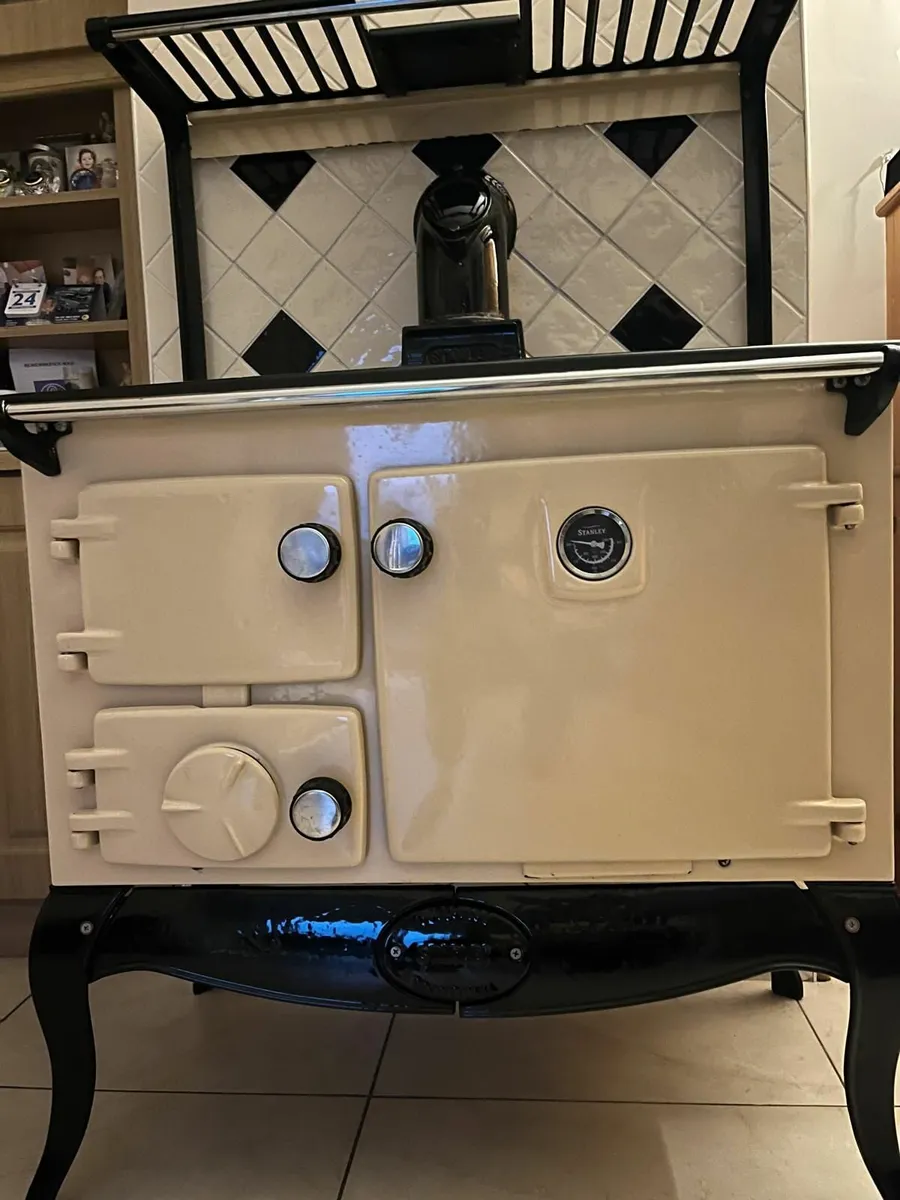 Stanley 8 Solid Fuel Range with Legs - Image 4