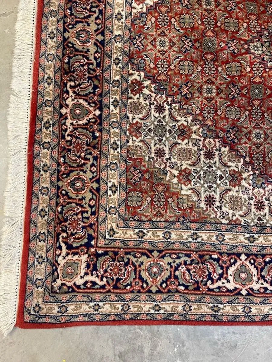 Very Good Vintage Bidjar hand Knotted Rug. - Image 3