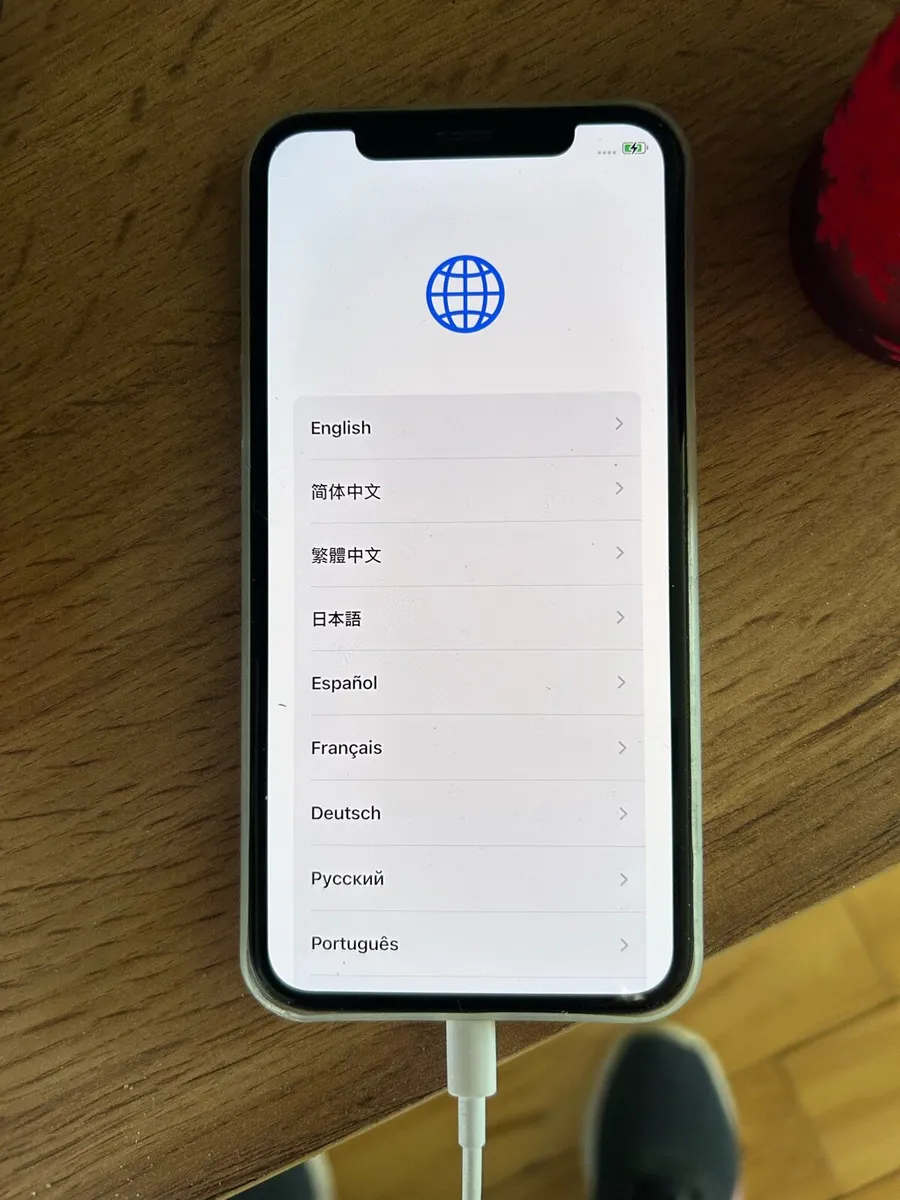 In excellent condition iPhone XS 256gb SIM FREE - Image 3