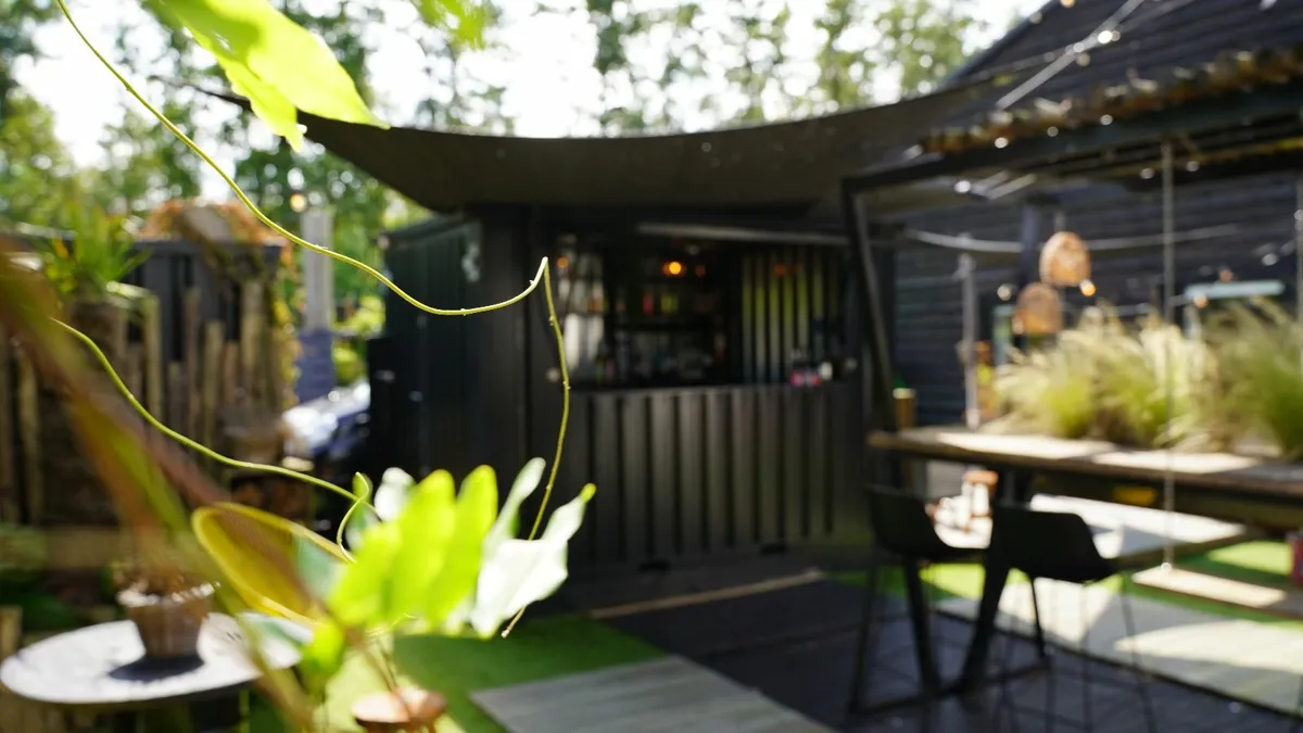 shipping container bar 4x2 meters XL - Image 1