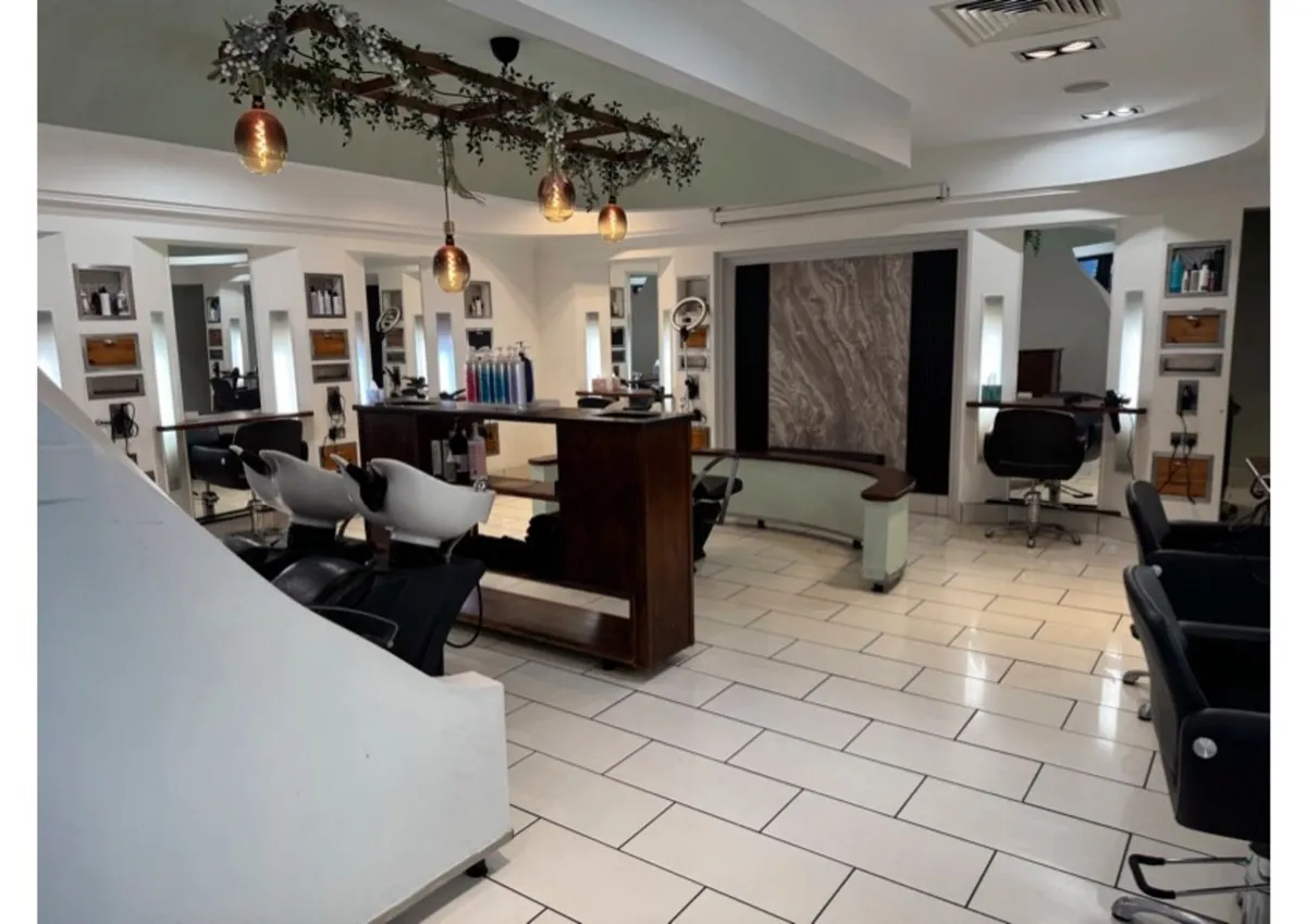 Hair Salon for Rent - Image 1