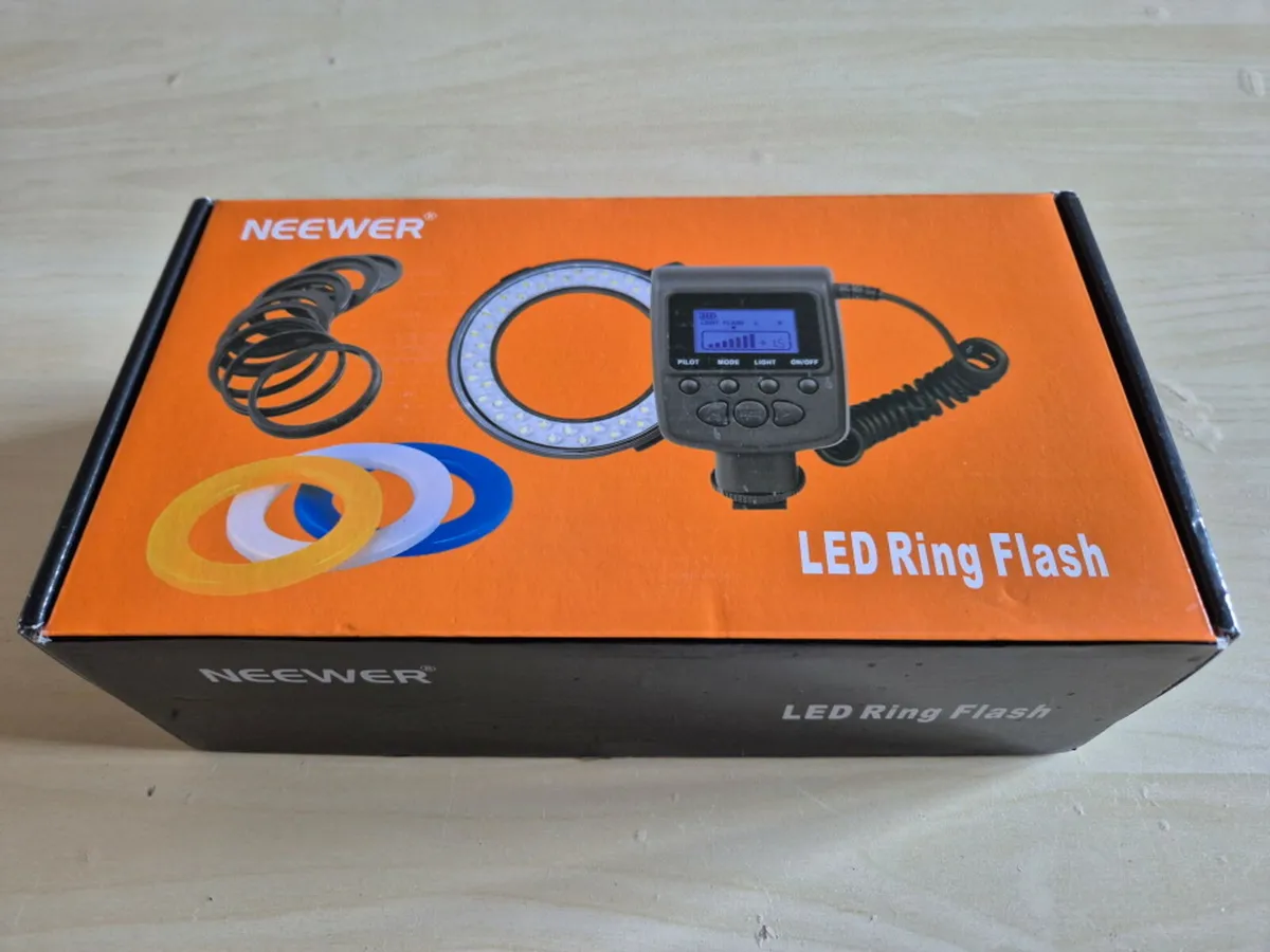 Neewer LED ring flash - Image 1