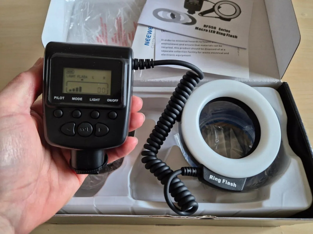 Neewer LED ring flash - Image 4