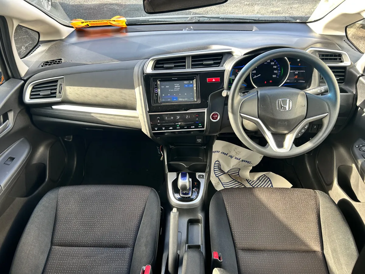 2016 HONDA FIT PETROL HYBRID AUTO LOW KMS - Image 2