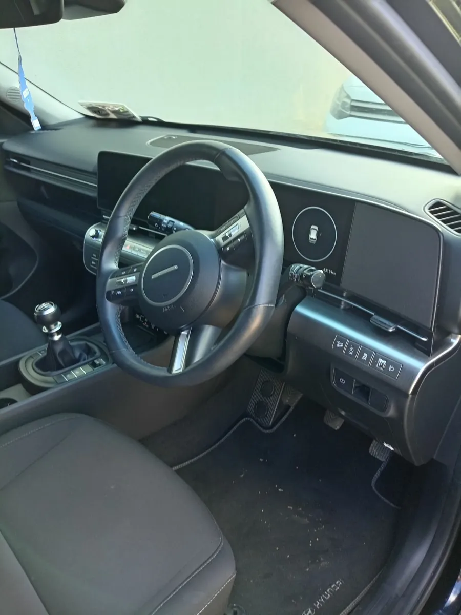 Hyundai KONA 2023 - Image 2