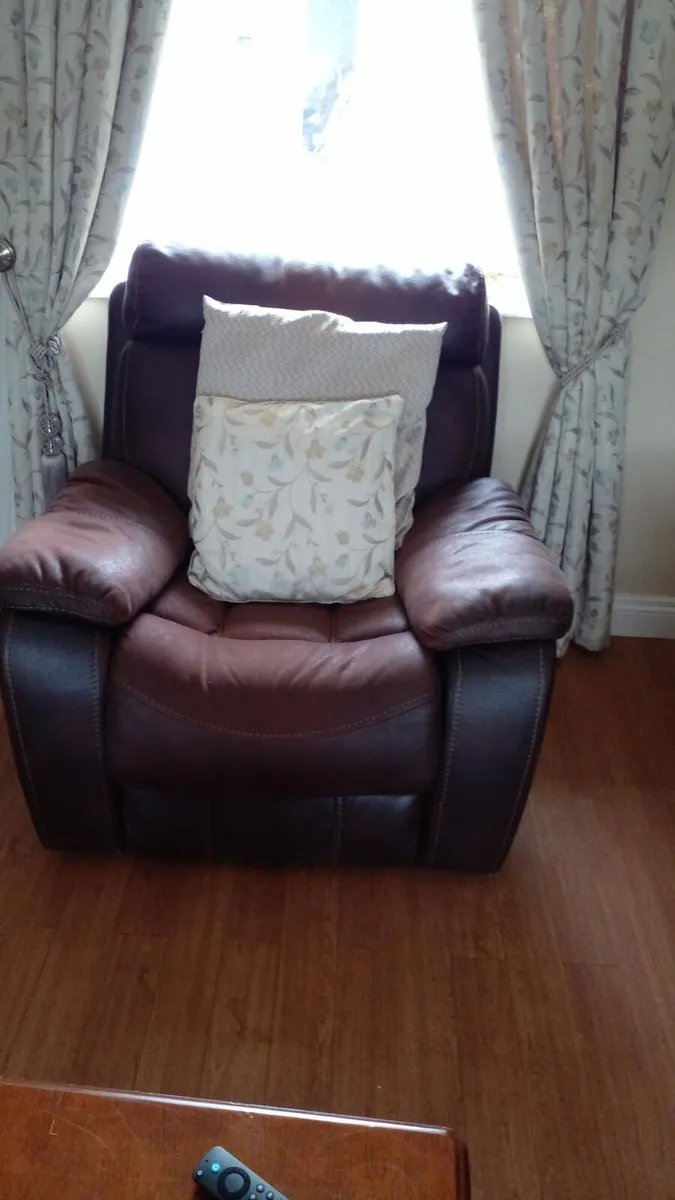 Bundle:Suite of furniture, curtains &mahogany door - Image 2