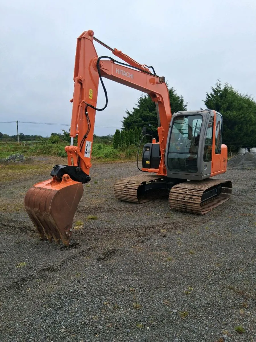Hitachi Zaxis 70 - Image 1