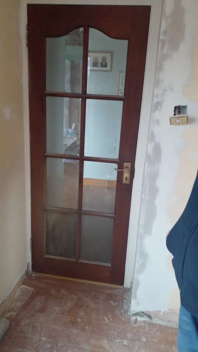 Bundle:Suite of furniture, curtains &mahogany door - Image 3