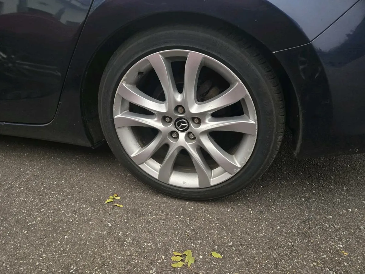 Car - Image 2