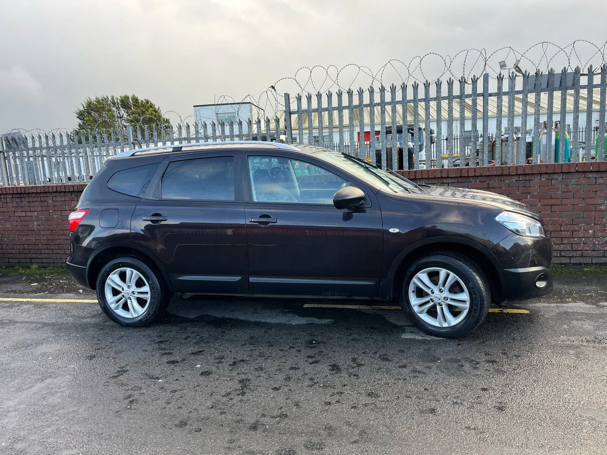 2011 Nissan Qasqai+2 - Image 1