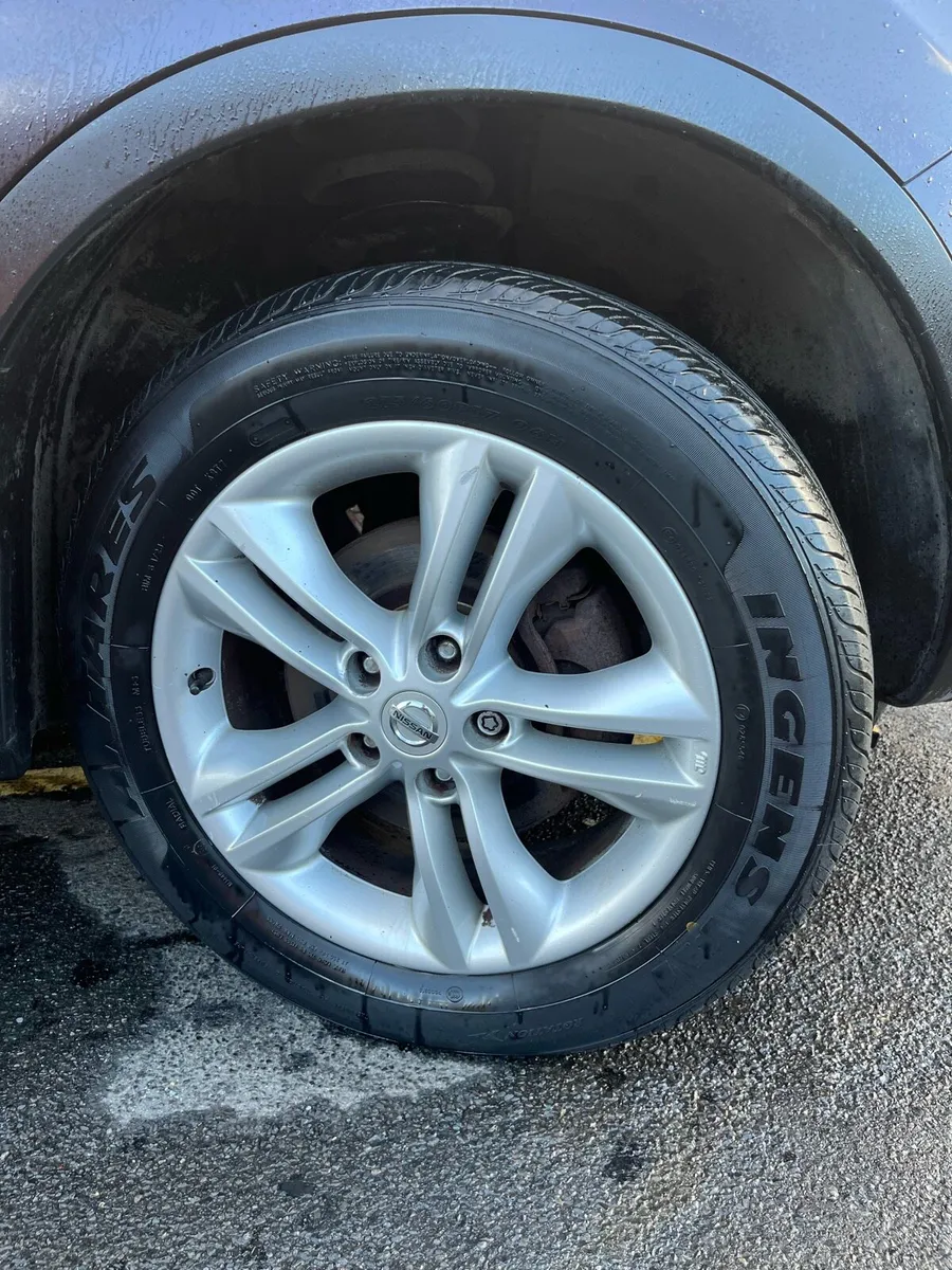 2011 Nissan Qasqai+2 - Image 2