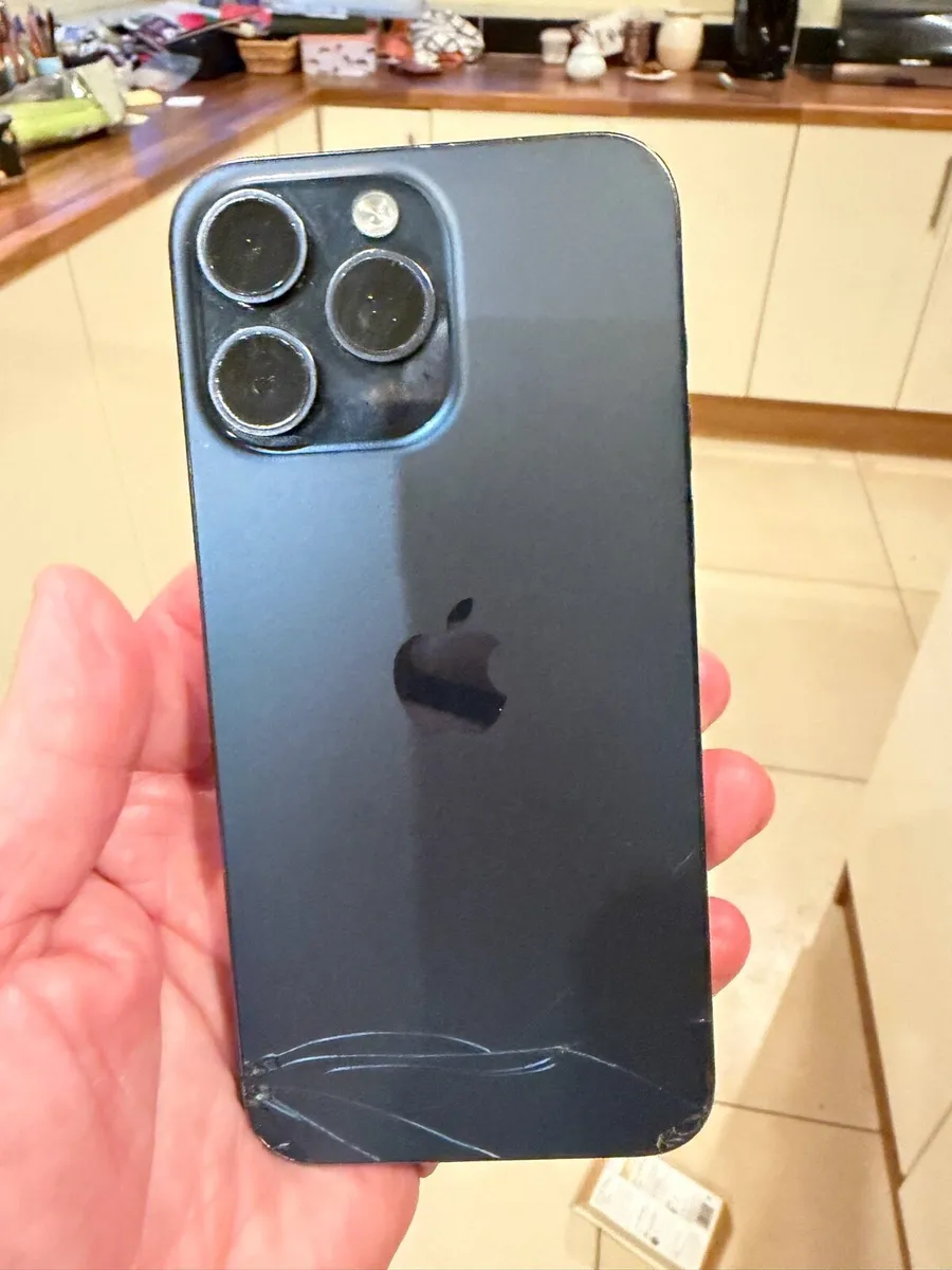 iPhone - Image 1