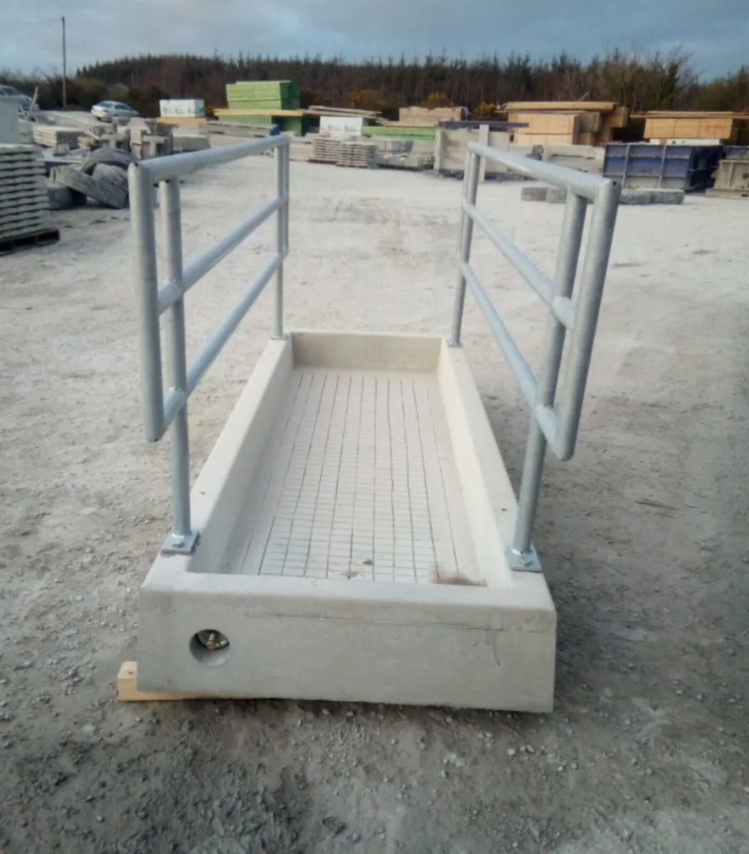 Concrete foot bath