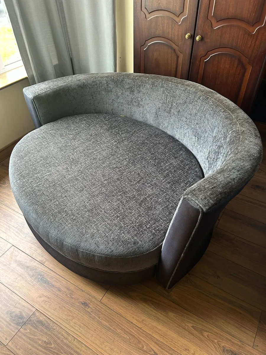 Couch - Image 1