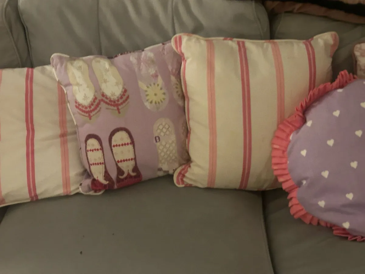 Cushions - Image 3
