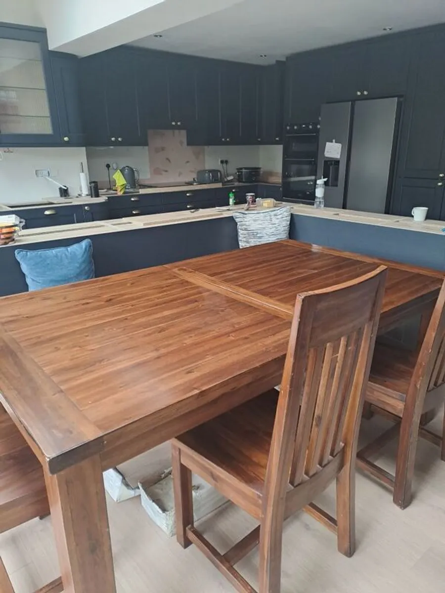 Dining table and chairs - Image 1