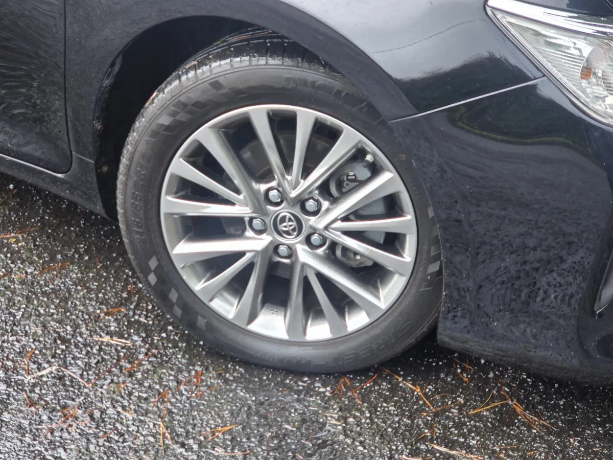 Toyota Camry - Image 3