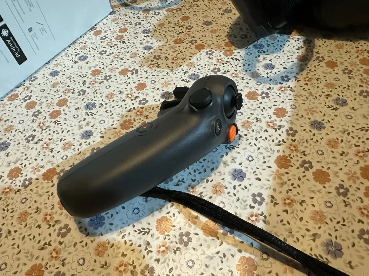 DJI Goggles 3 and Motion Controller 3 - Image 3