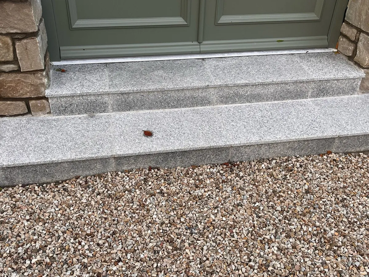 Granite paving - Image 2