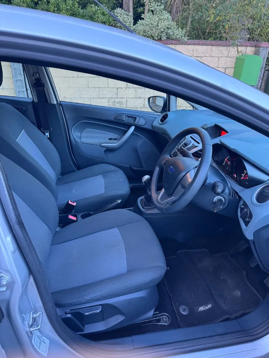Ford Fiesta 2010 - Image 3