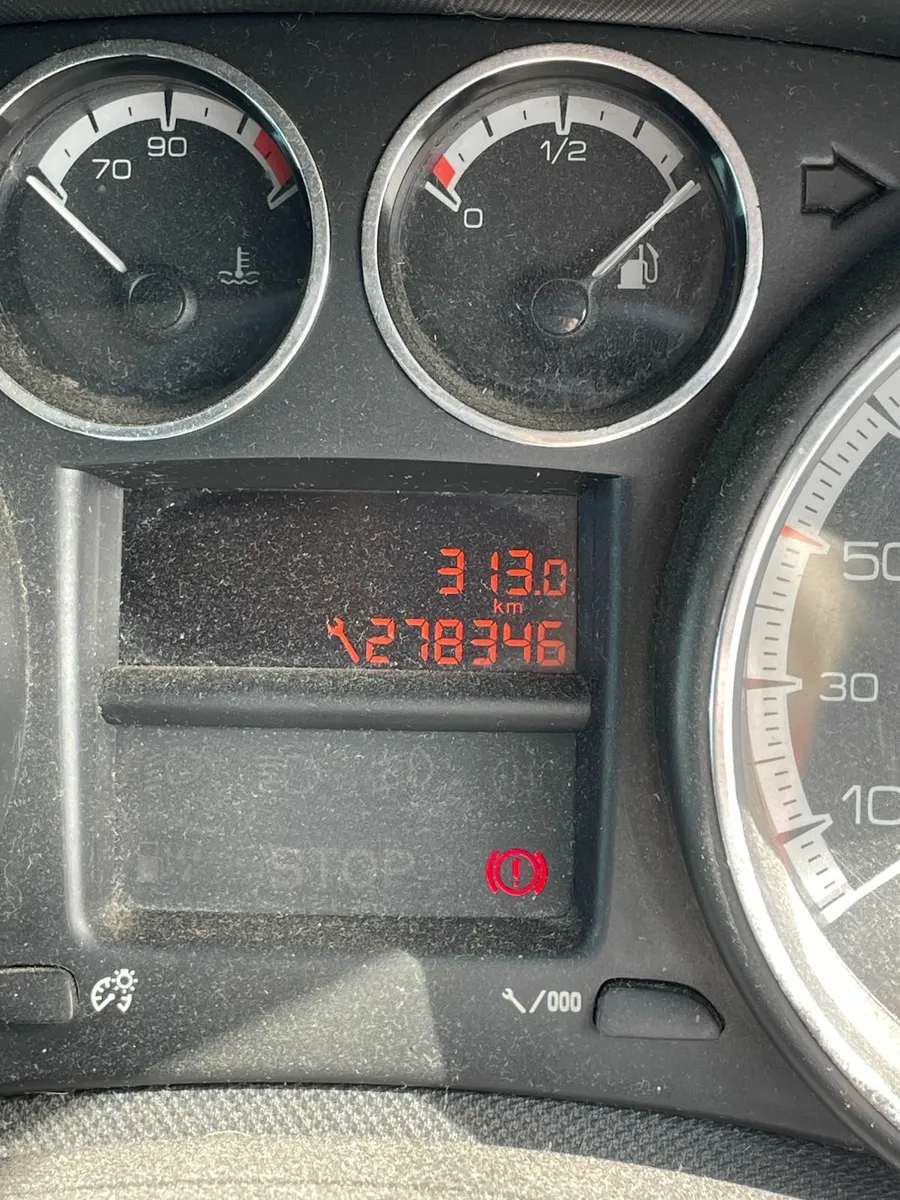 Peugeot 308 2010 - Image 2