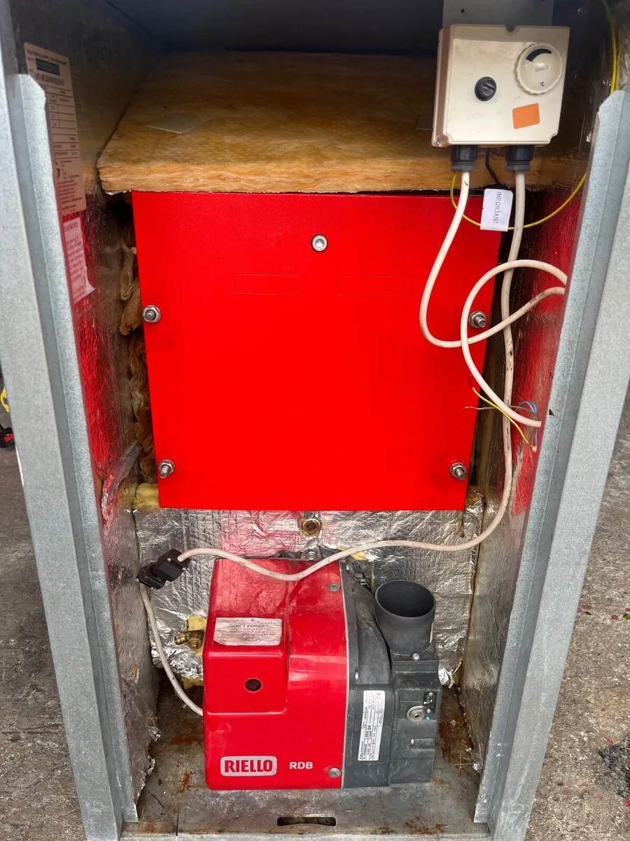 Oil boiler - Image 1