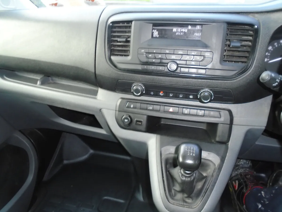 Opel Vivaro One OwnerTotal Price 18250 - Image 3