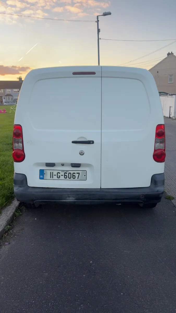 Peugeot Partner 2011 - Image 2