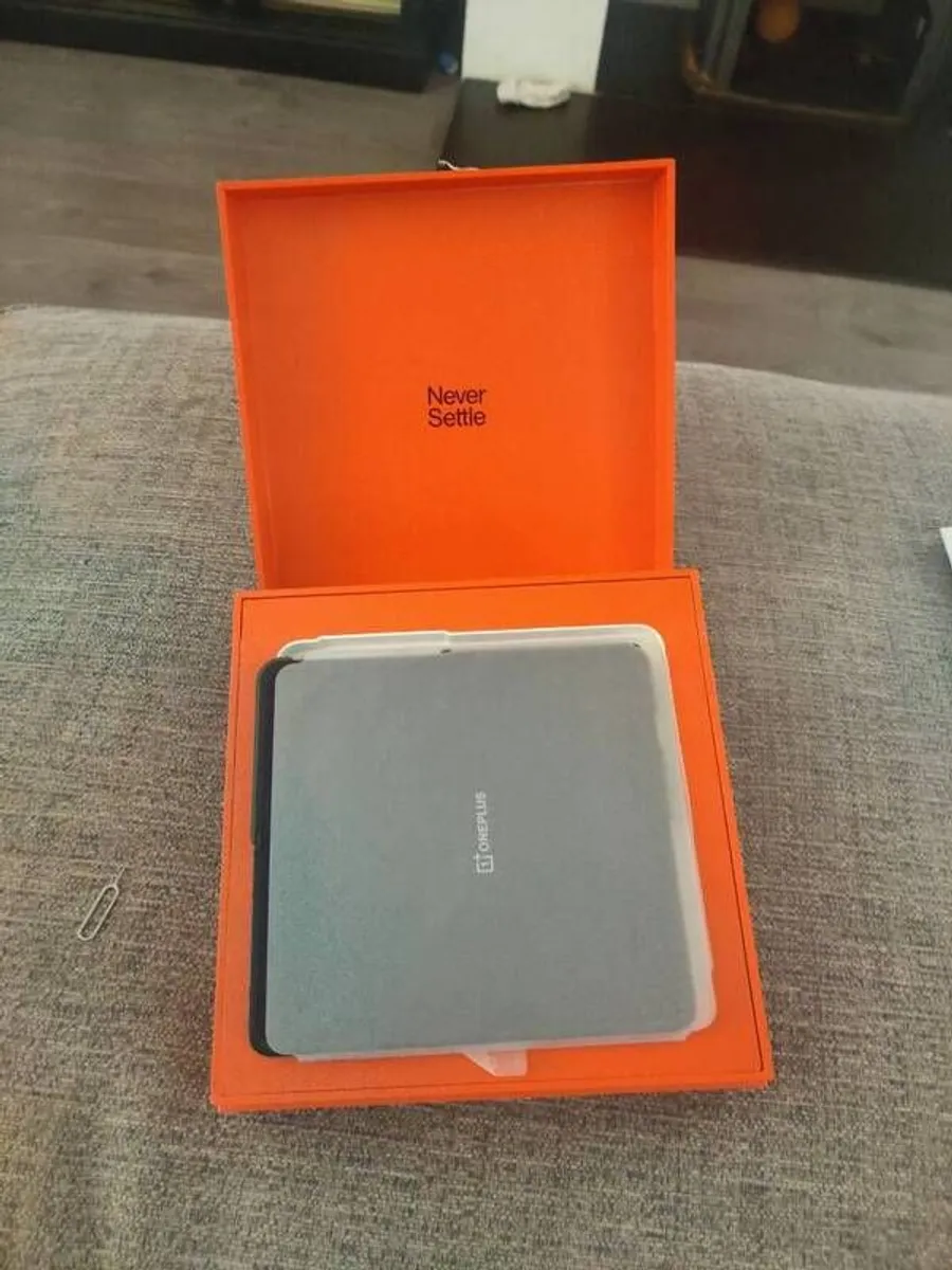 OnePlus open fold phone like new - Image 4
