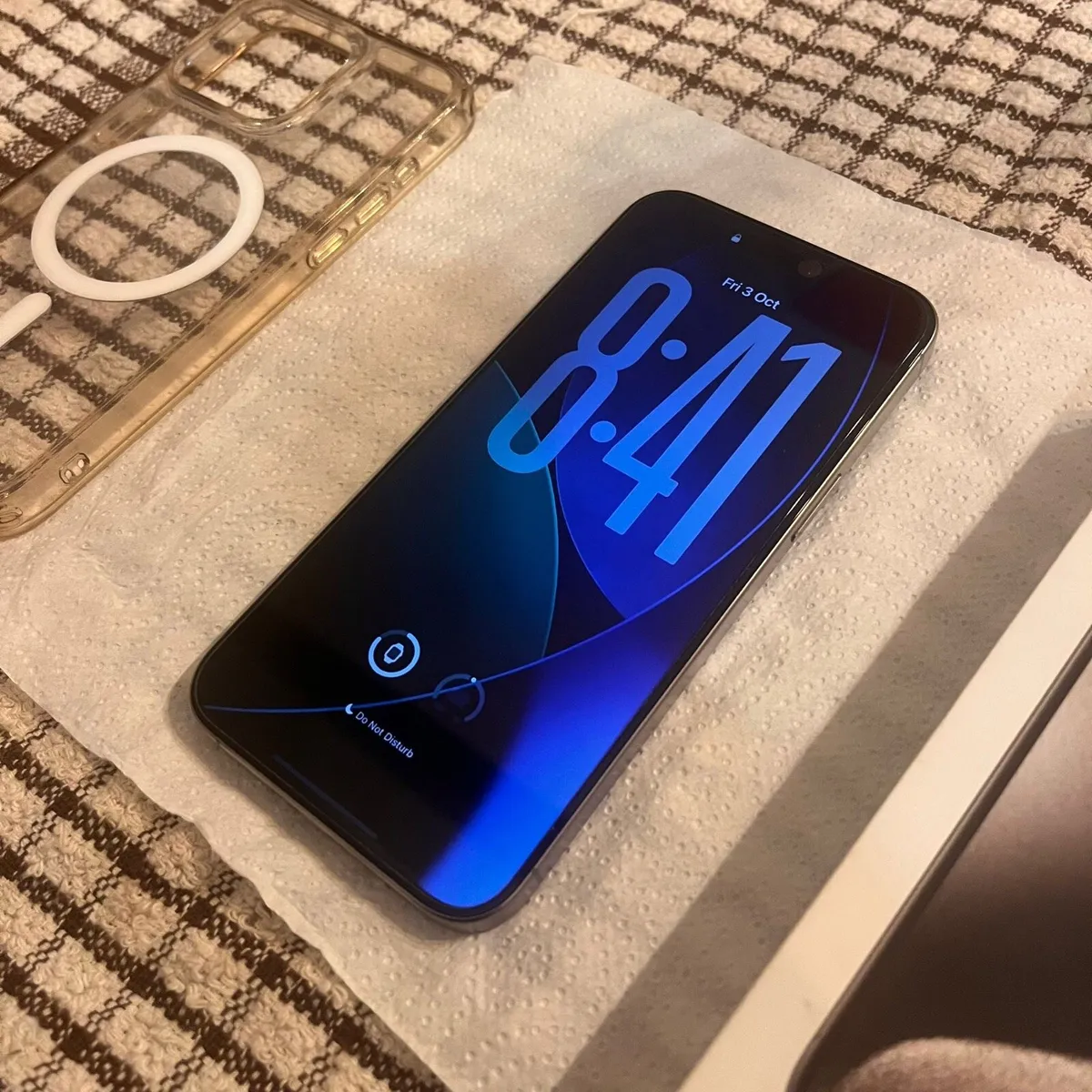📱 iPhone 15 Pro Max 256GB + Accessories - Image 3