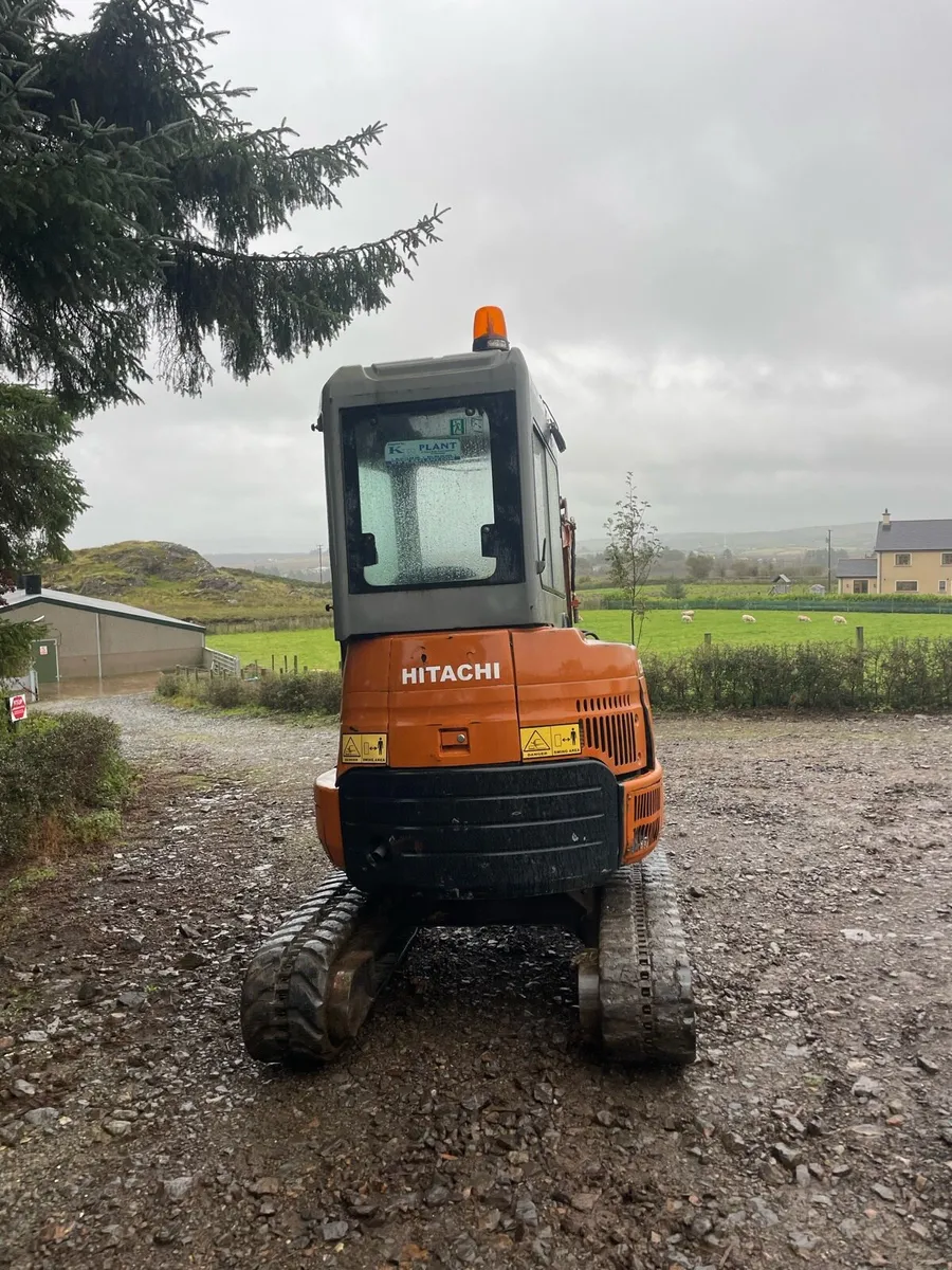 Hitachi ex 30u digger - Image 1