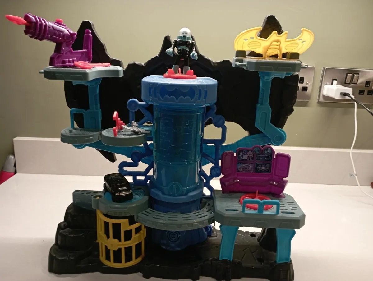 Batman caves and toys Imaginex - Image 3