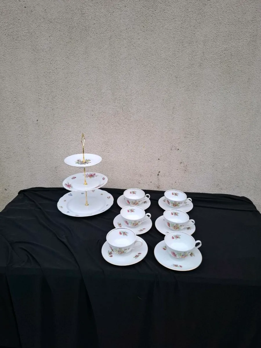 China cake stand and cups postage possible - Image 2