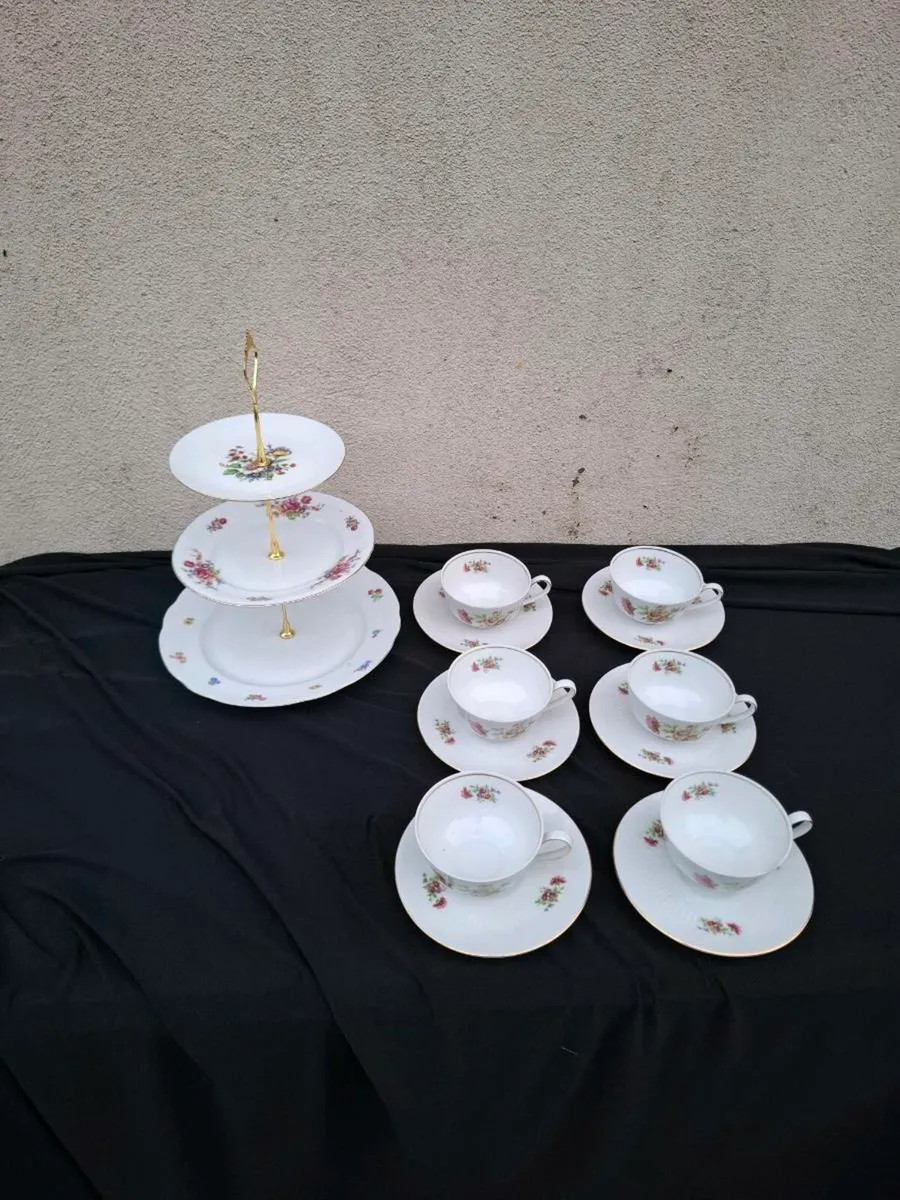 China cake stand and cups postage possible - Image 3