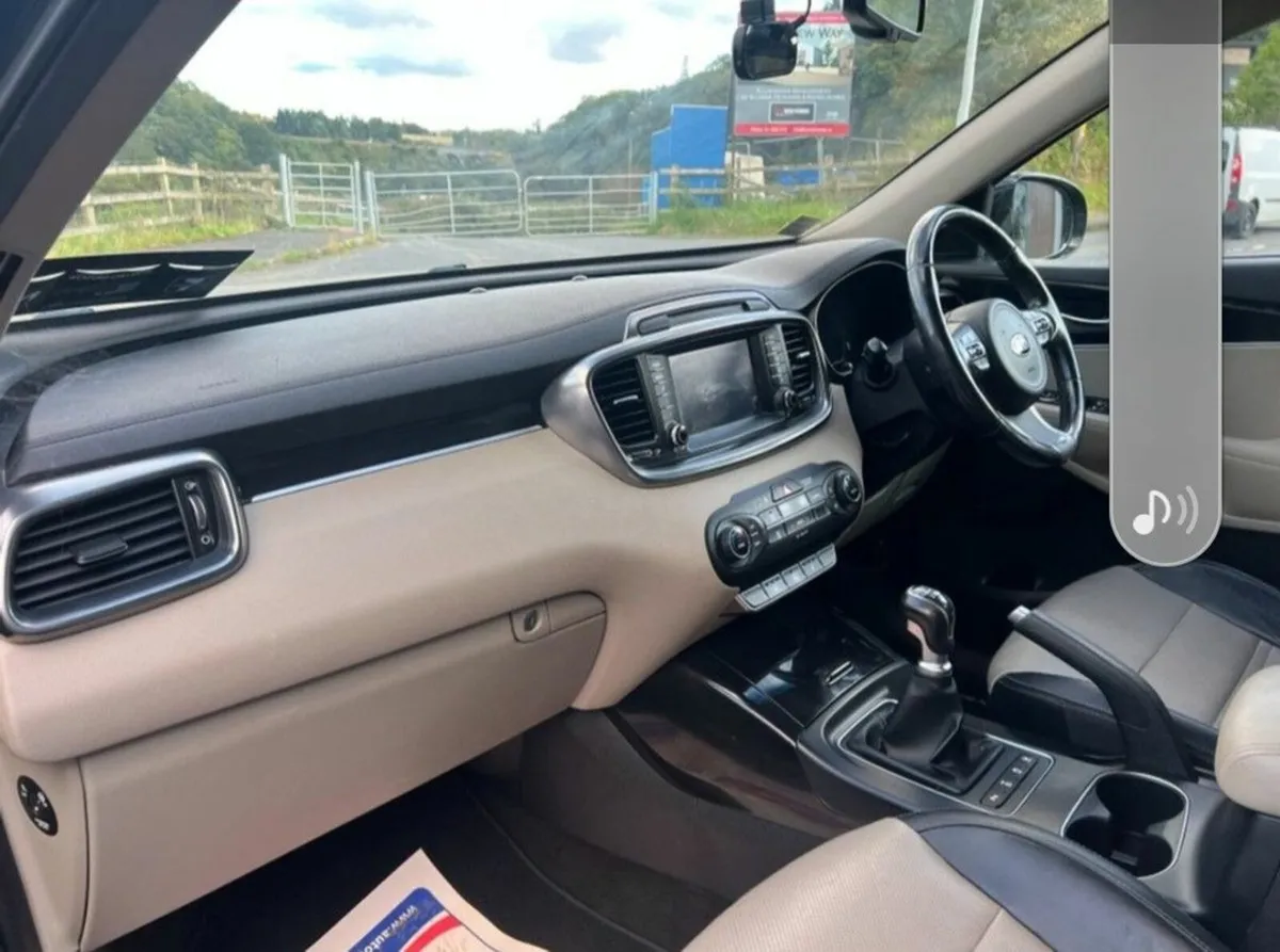 Kia Sorento 2017 - Image 2