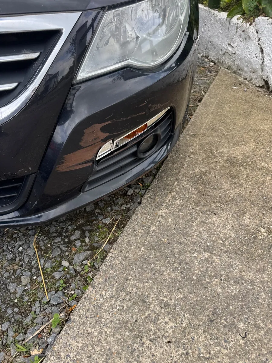 Volkswagen Passat 2008 - Image 2