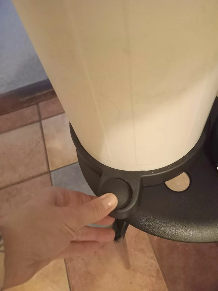 IKEA Toilet Bin – Great Condition & Spotless Clean - Image 4