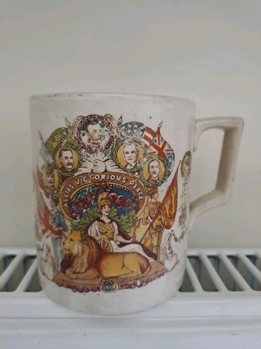 Commemorative mug WW1 celebratory - Image 1