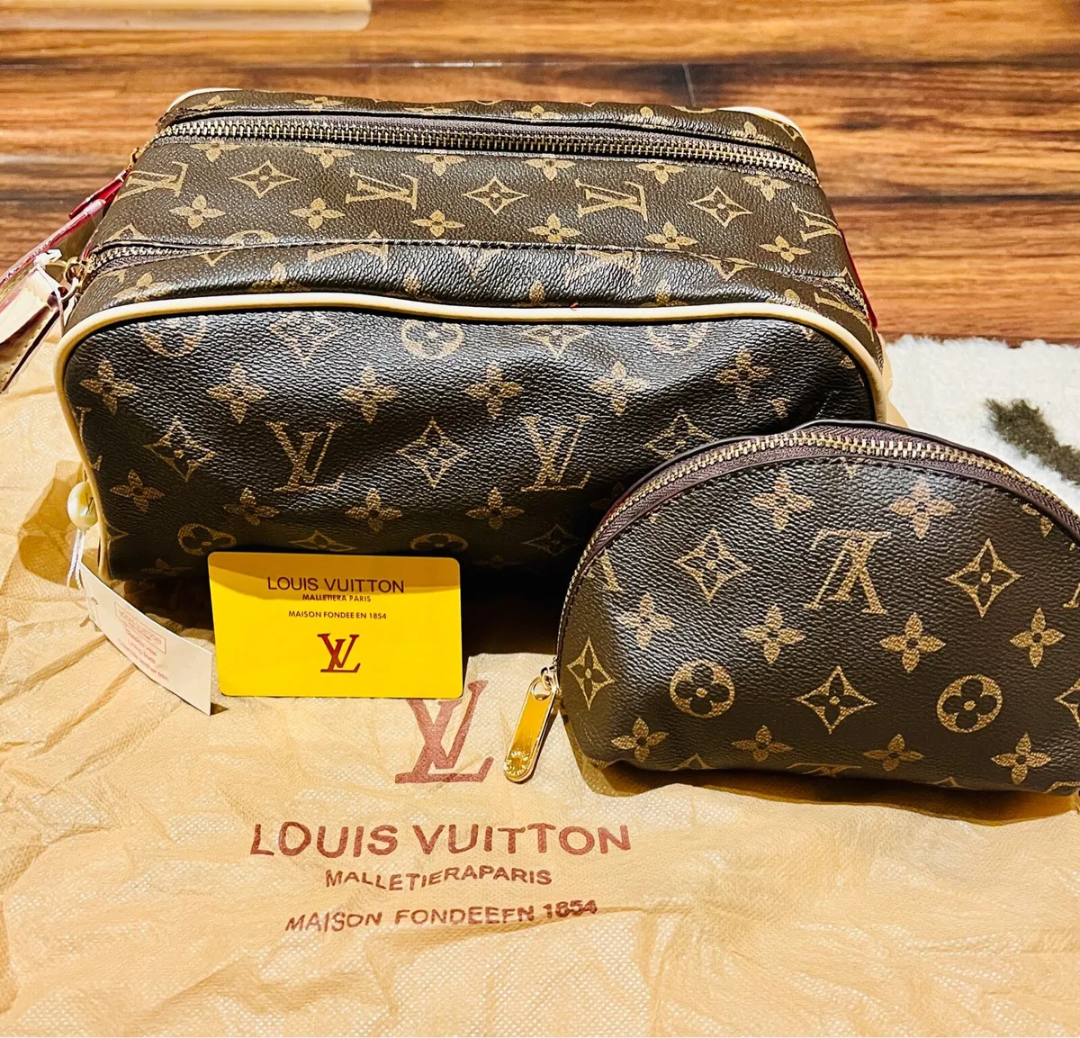 Brand new lv set toiletry bag - Image 1