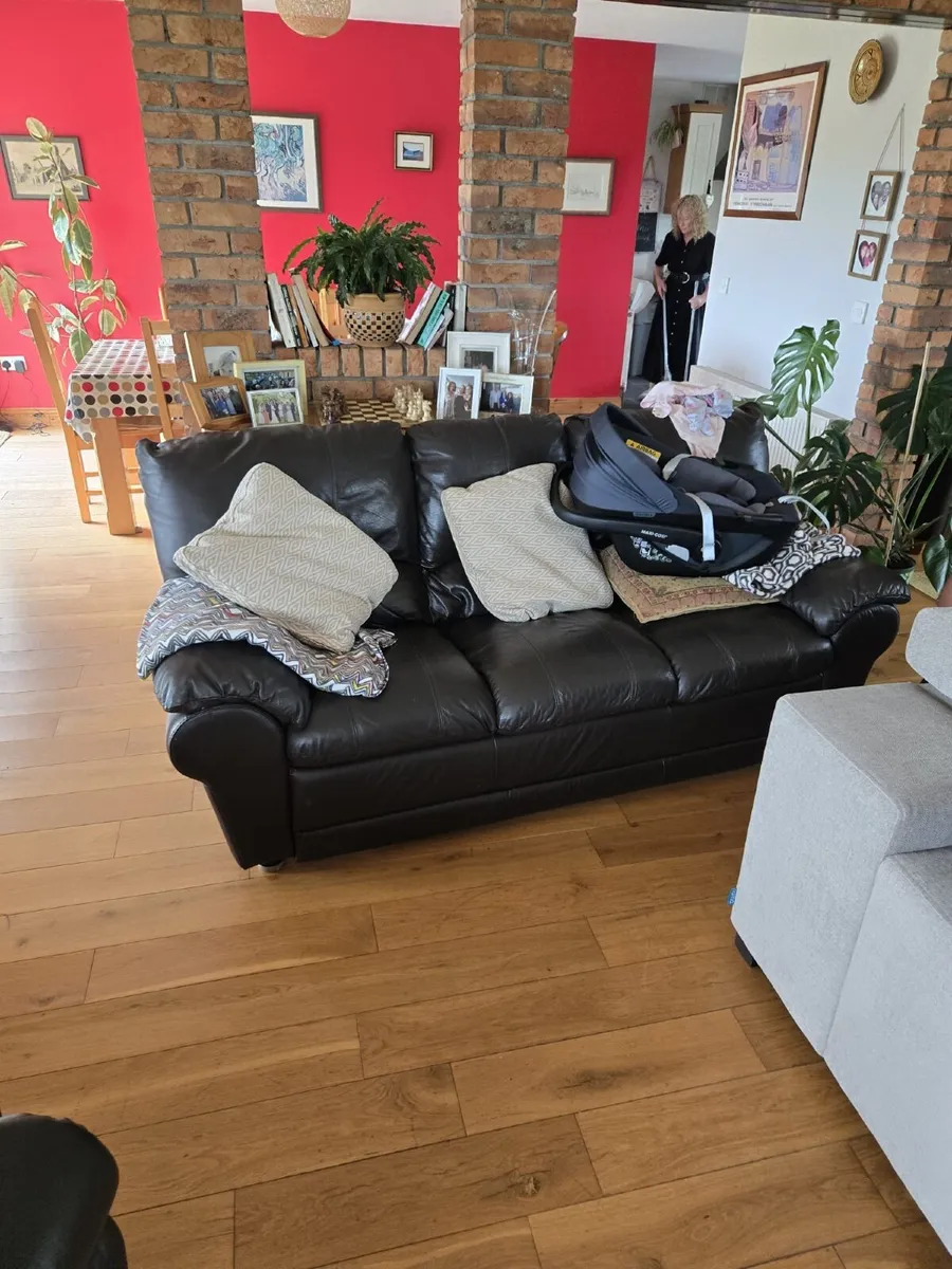 Leather couch/ sofa - Image 1