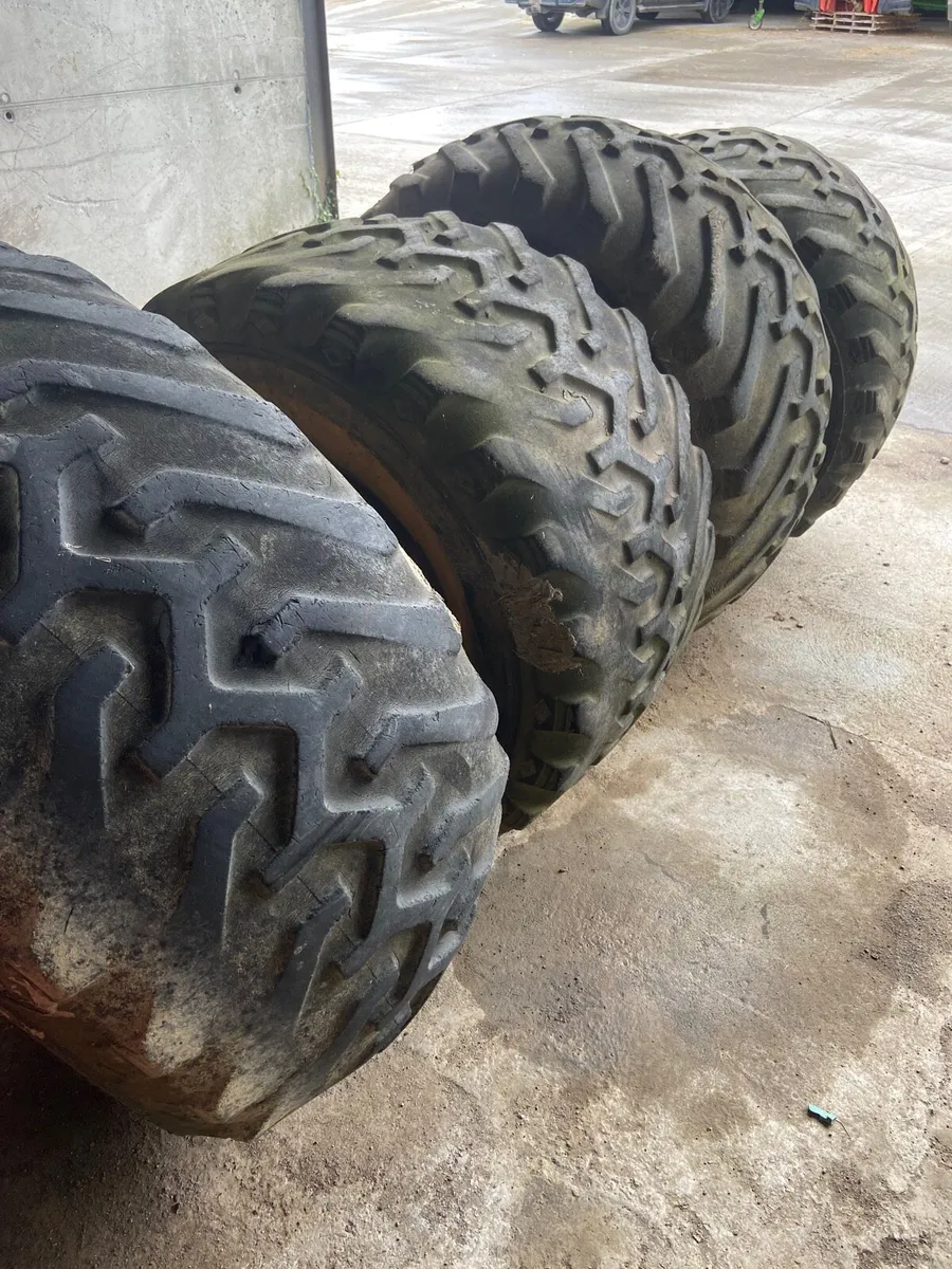 Low profile tyres - Image 1