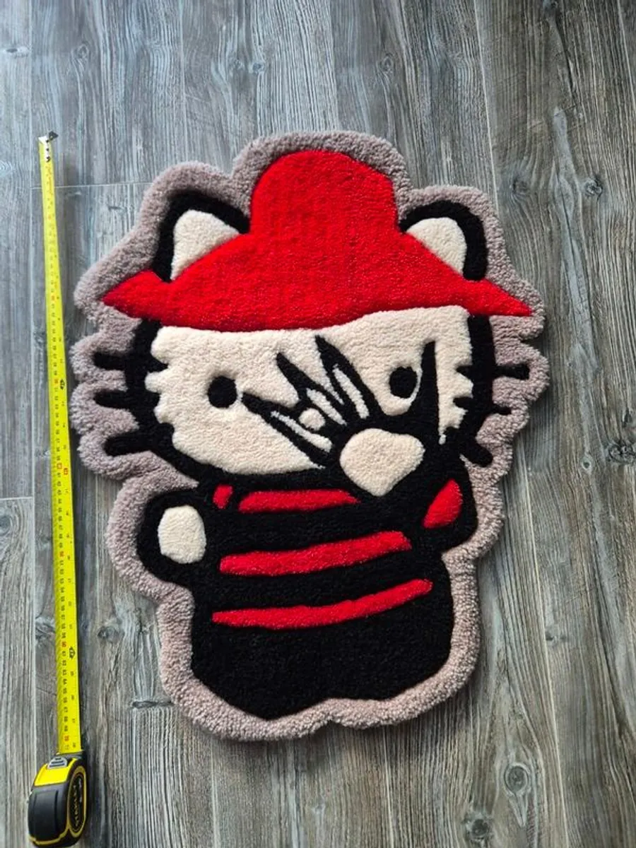 Hello Kitty / Handmade / Rug / Tufting / Halloween / Kid / Carpet / 100% wool /  Horror edition / Red & Black / Collector's Piece / Custom Design - Image 3