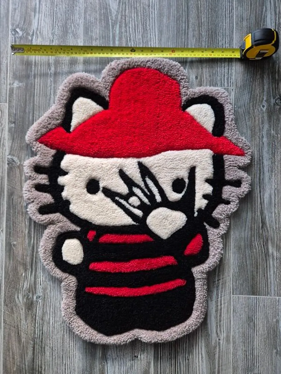 Hello Kitty / Handmade / Rug / Tufting / Halloween / Kid / Carpet / 100% wool /  Horror edition / Red & Black / Collector's Piece / Custom Design - Image 4