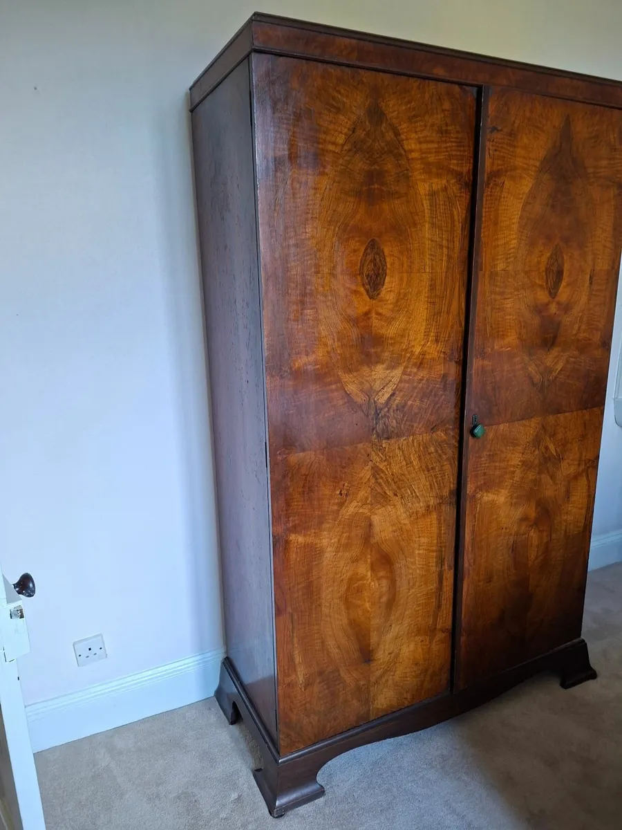 Antique wardrobe - Image 2
