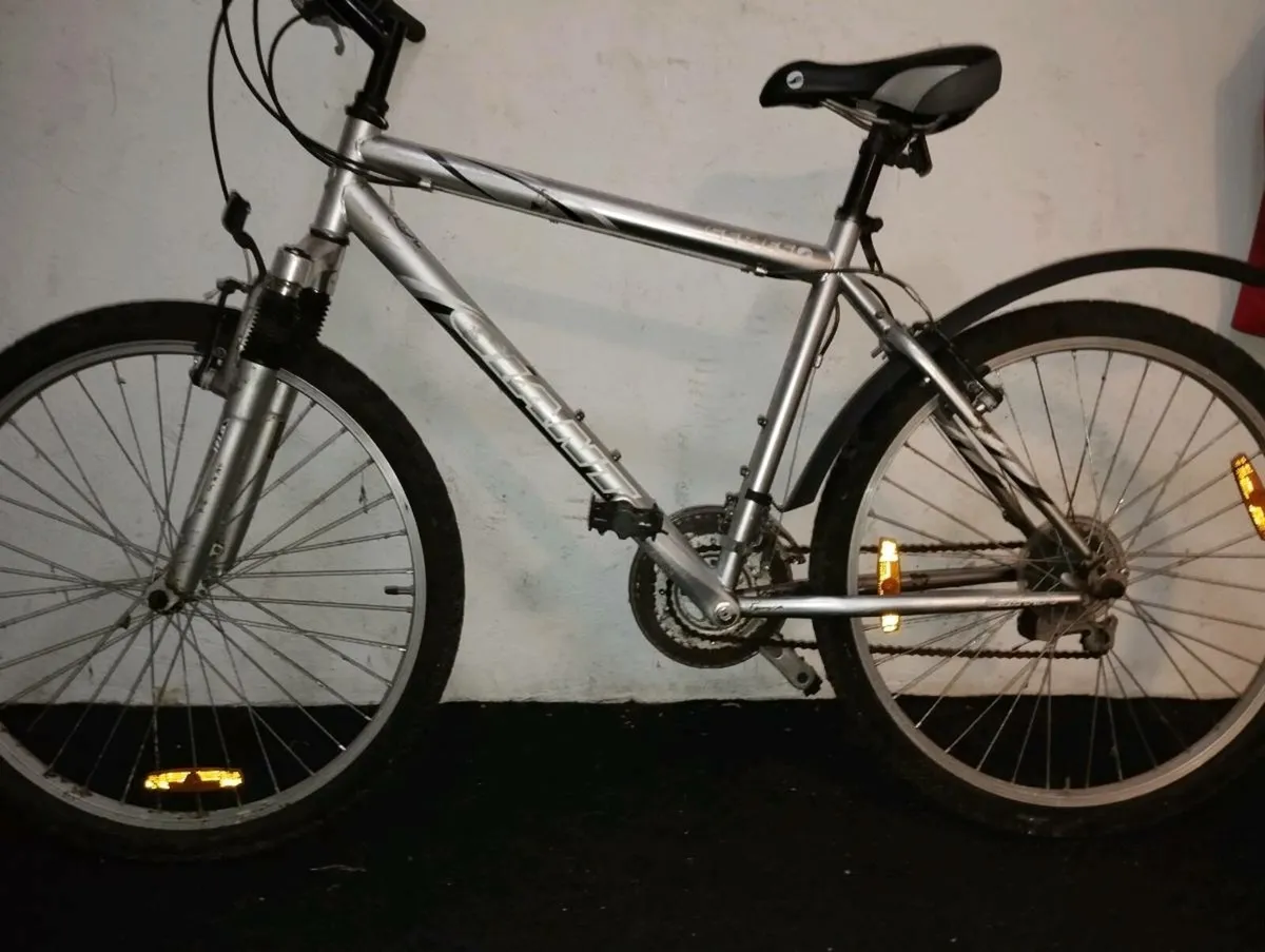 Men's giant 26inch bike - Image 2
