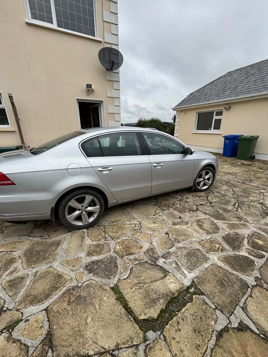 Volkswagen Passat 2012 - Image 4